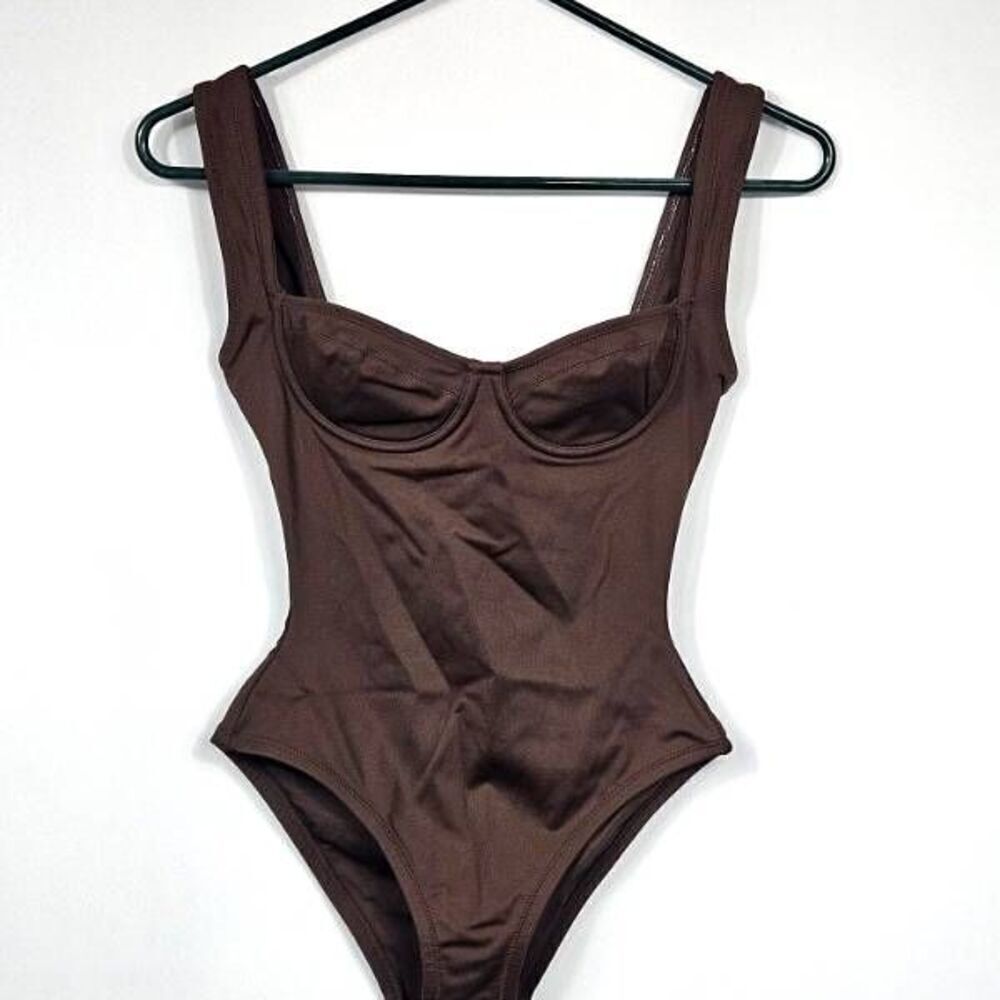 Skims one‎ piece swimsuit Nwt